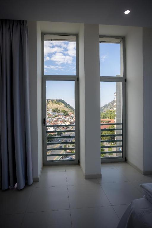 Sky Hotel Shkodër Dış mekan fotoğraf